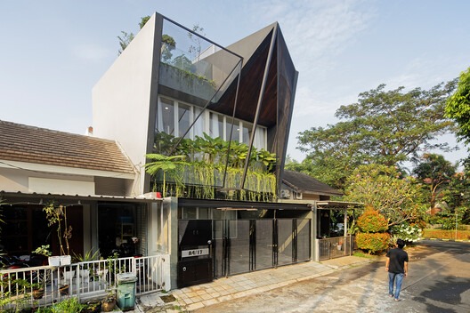 Ring House