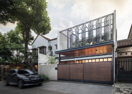 Lumière House