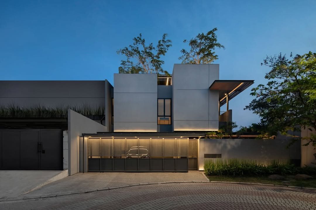 IC HOUSE
