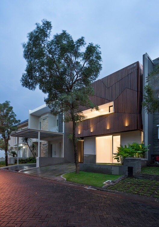 ‘S’ HOUSE