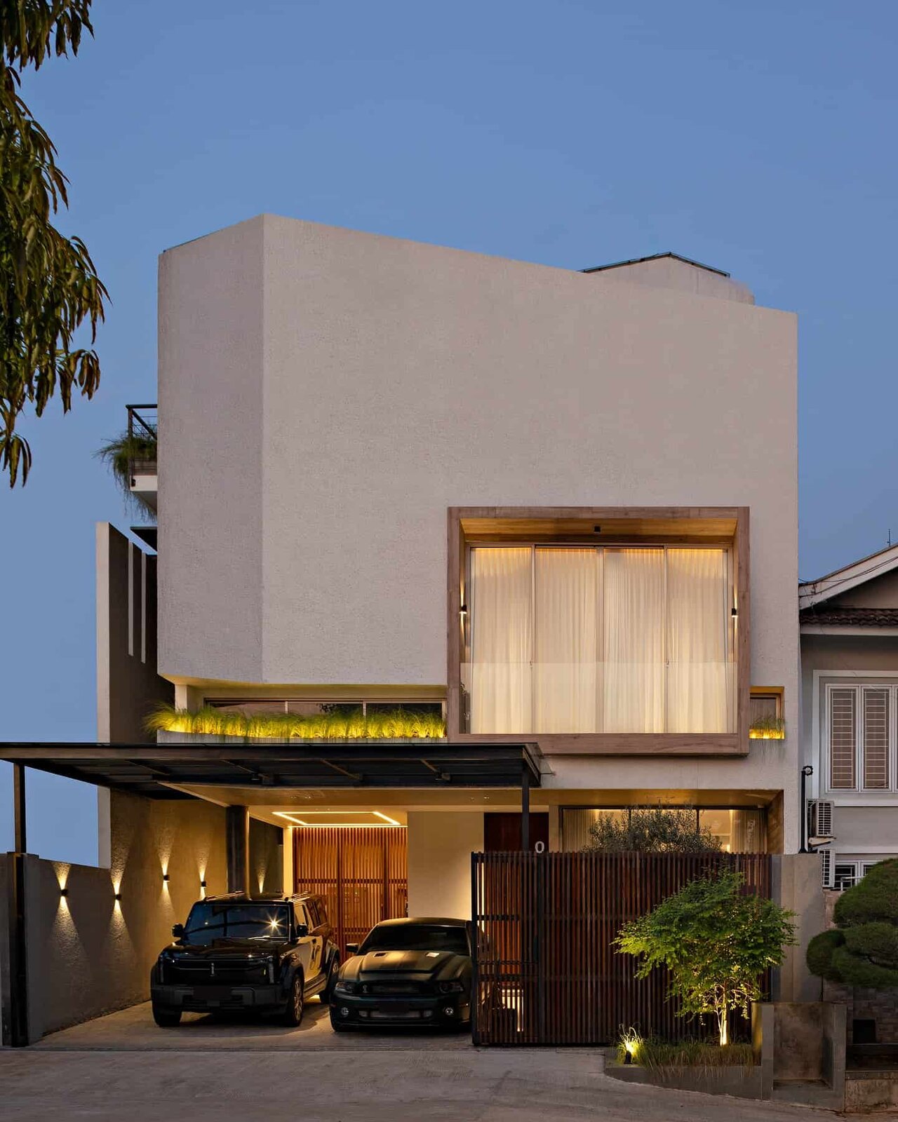 JE House