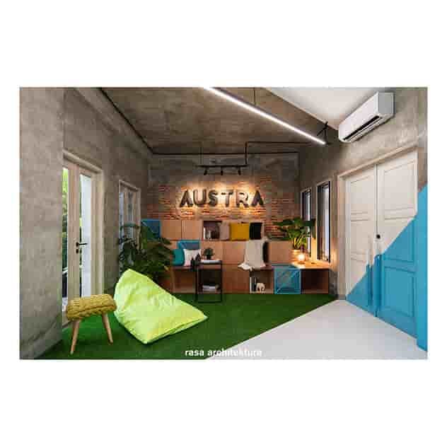 AUSTRA Office