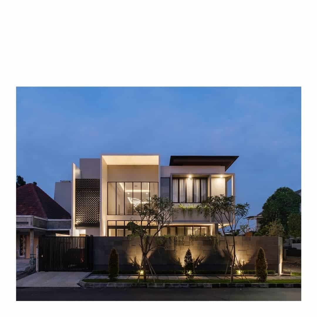 FJ House