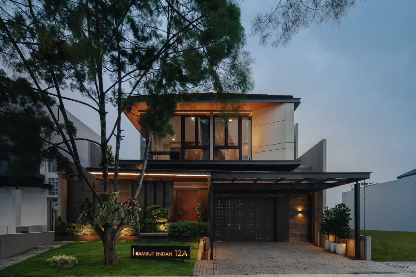 P HOUSE